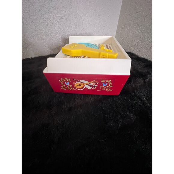 Fisher Price Music Box Record Player Vintage Style Toy Wind Up 2010 - Picture 5 of 5